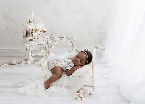Best newborn photographer
